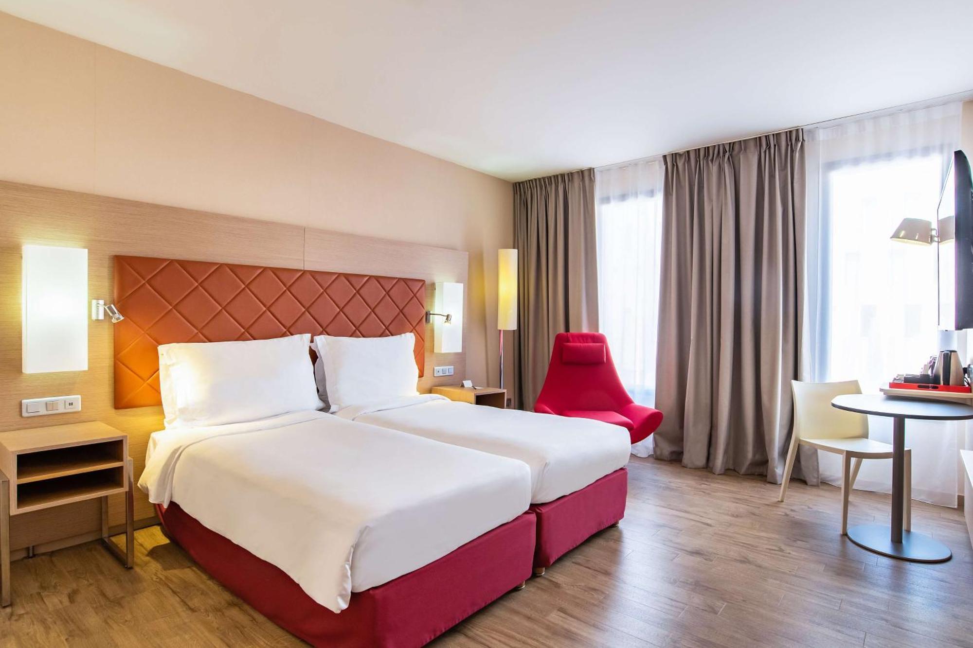 Standard Room,1273888936:JPEG